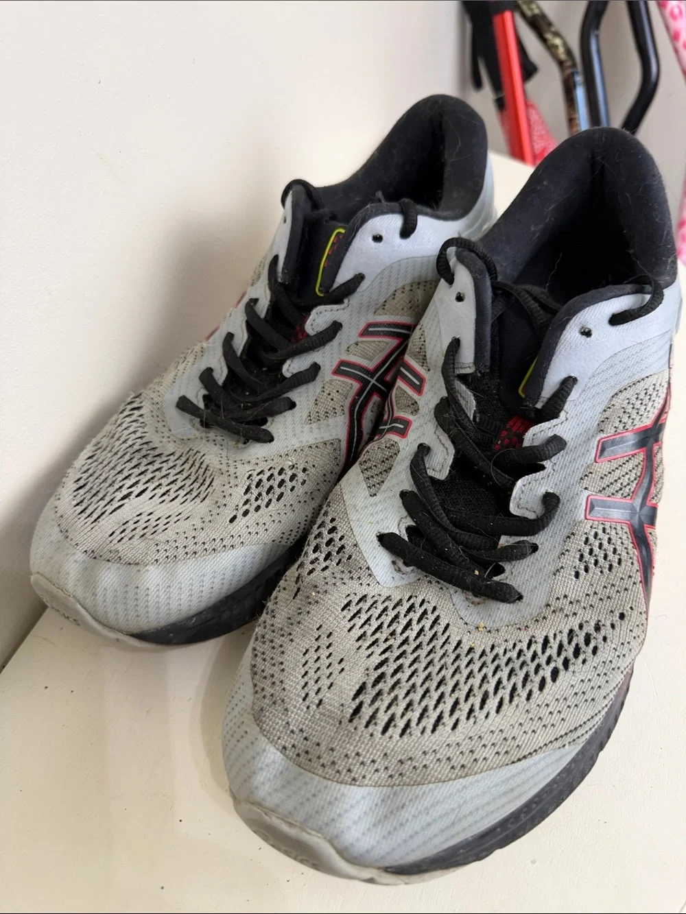 (2390) ASICS Men's Light Gray & Red Athletic Running Shoes, Size: 12